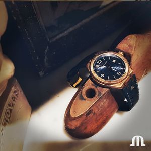 Часы Maurice Lacroix AI6008-BRZ01-420-1
