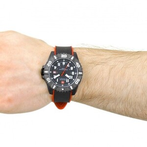 Часы Swiss Military Hanowa BLACK CARBON 06-4309.17.007.04